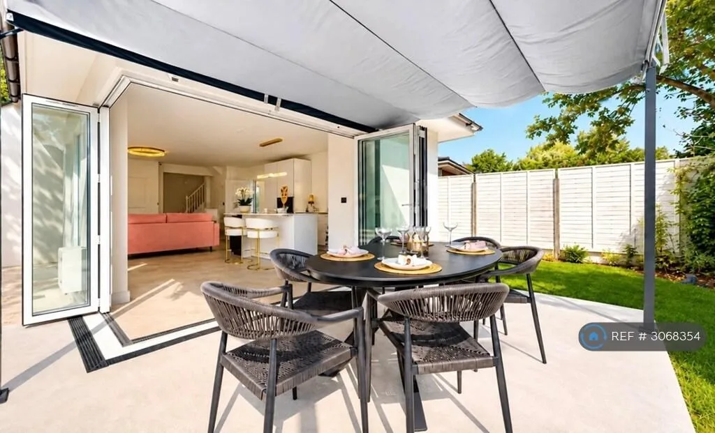 3 bedroom semi-detached house for rent