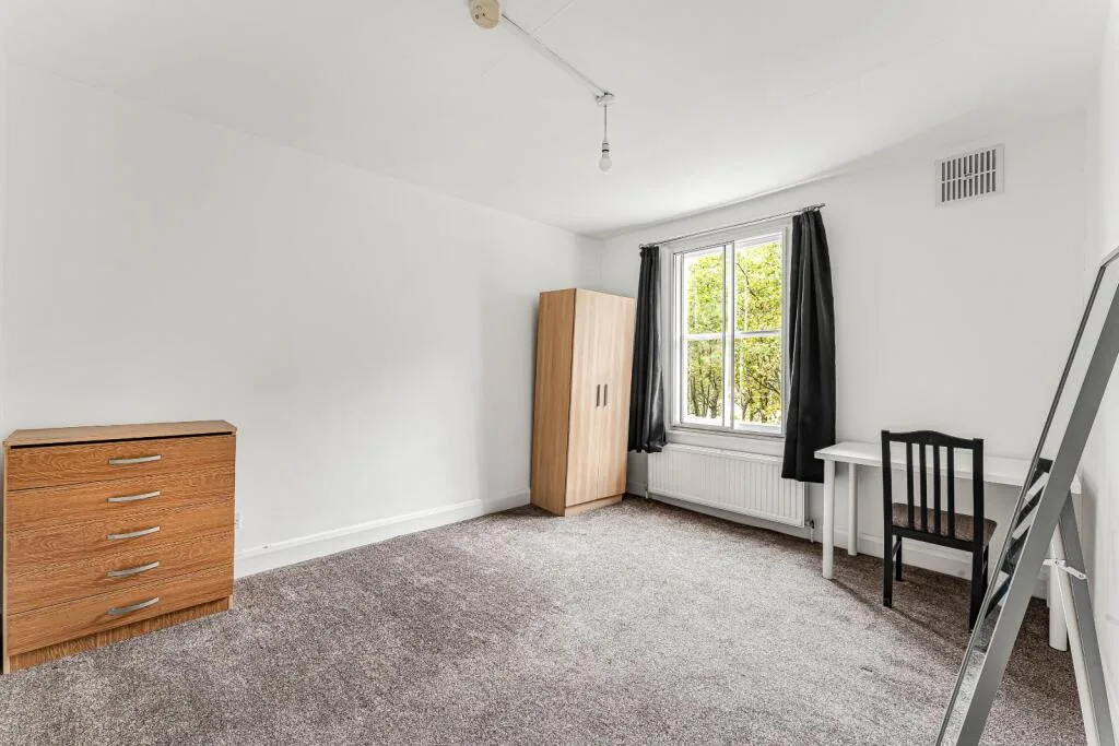 4 bedroom maisonette for rent