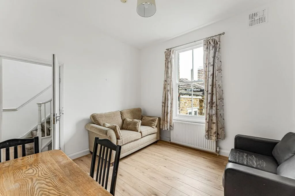 4 bedroom maisonette for rent