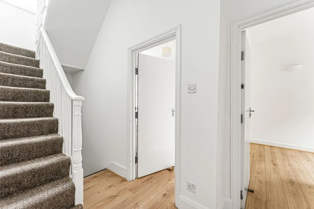 4 bedroom maisonette for rent
