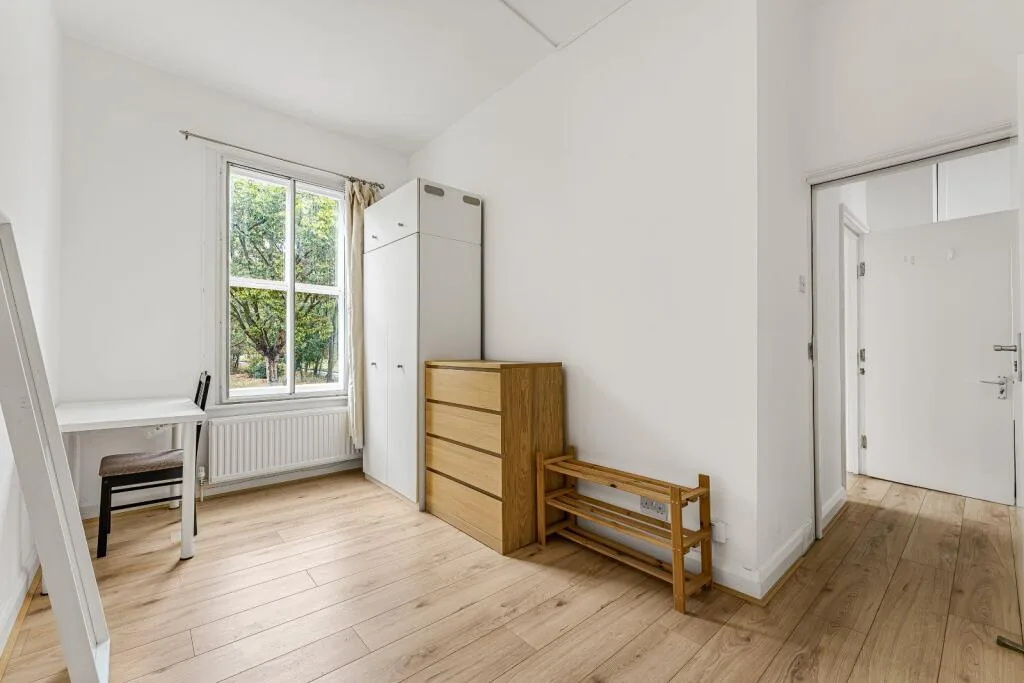 4 bedroom maisonette for rent