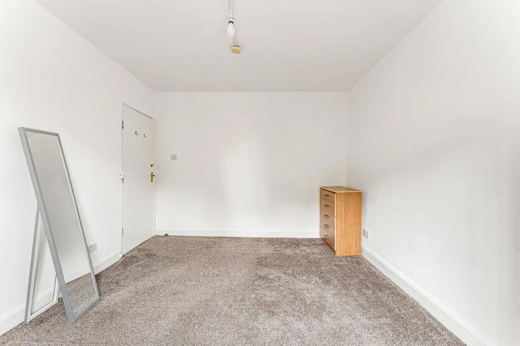 4 bedroom maisonette for rent