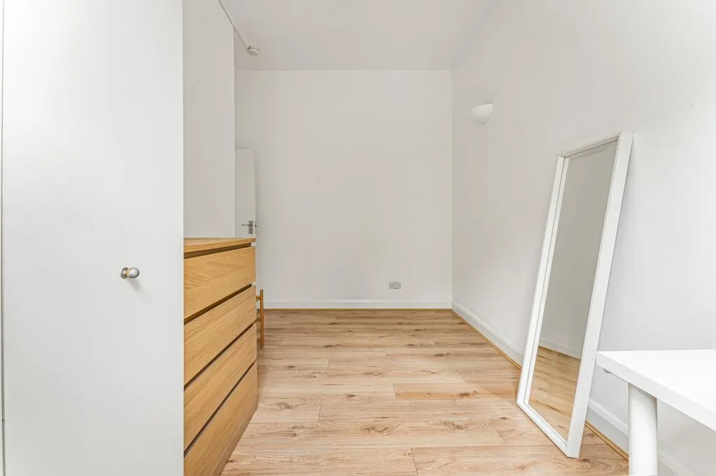 4 bedroom maisonette for rent