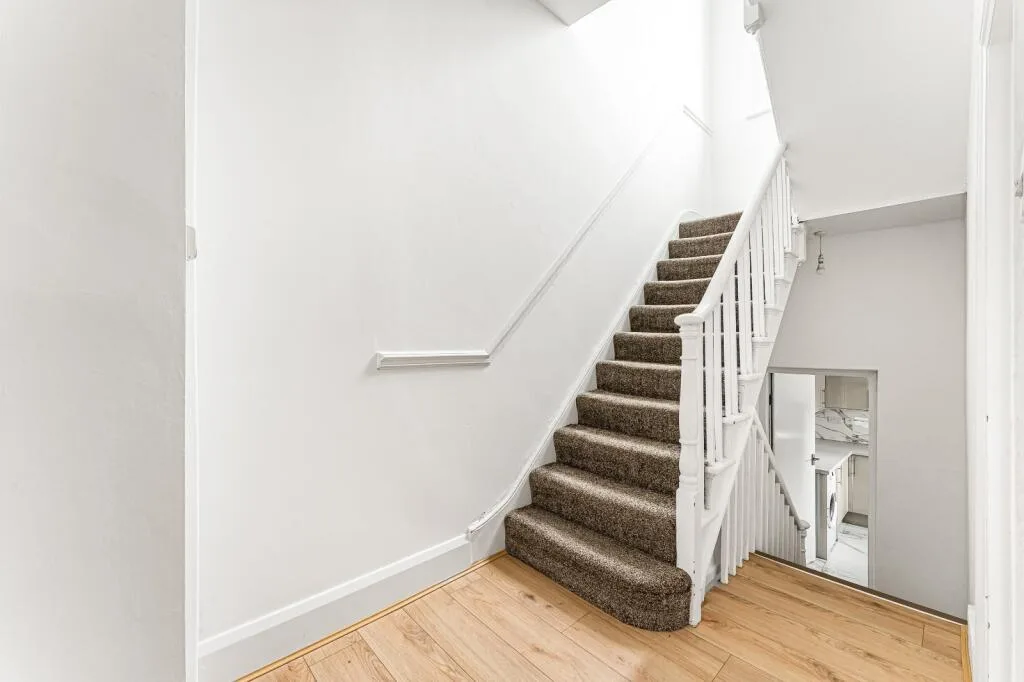 4 bedroom maisonette for rent