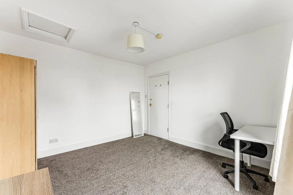 4 bedroom maisonette for rent