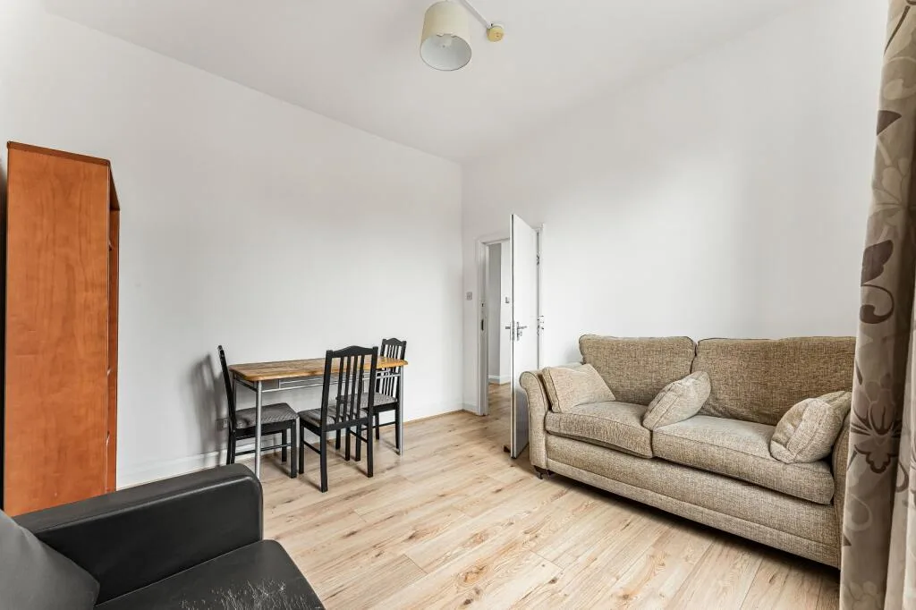 4 bedroom maisonette for rent