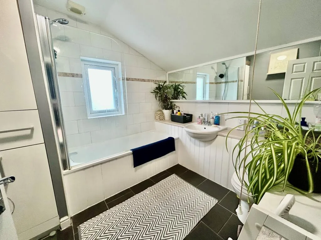 2 bedroom house for rent