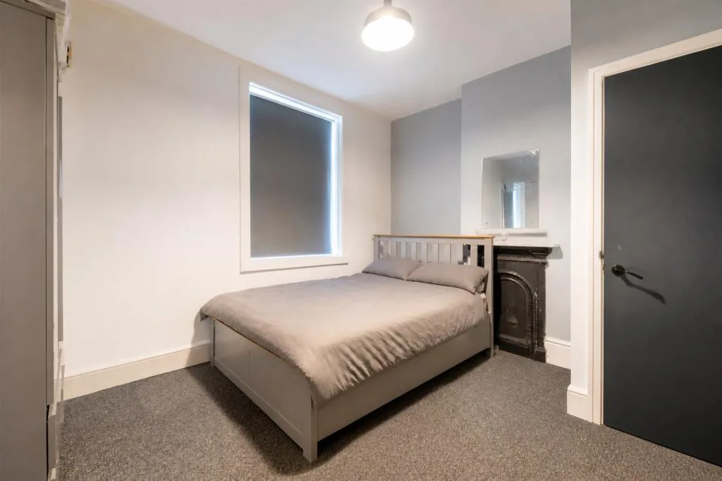 5 bedroom house for rent