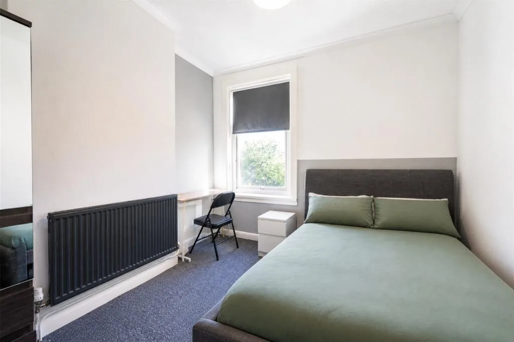 5 bedroom house for rent