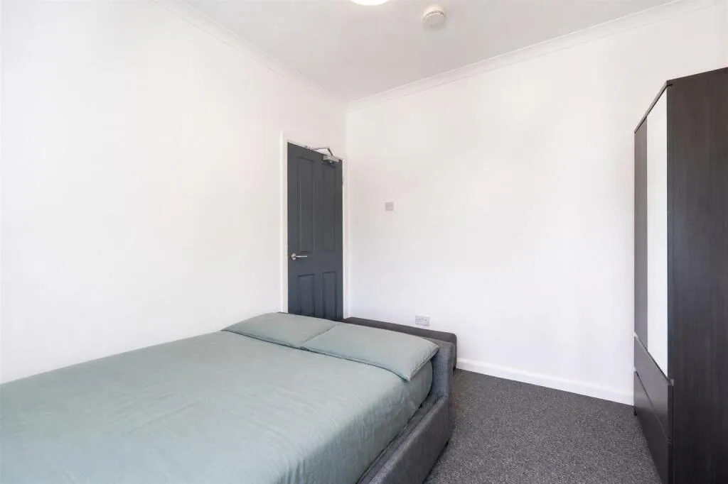 5 bedroom house for rent