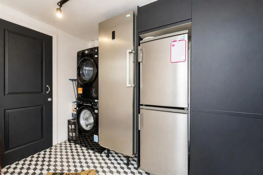 5 bedroom house for rent