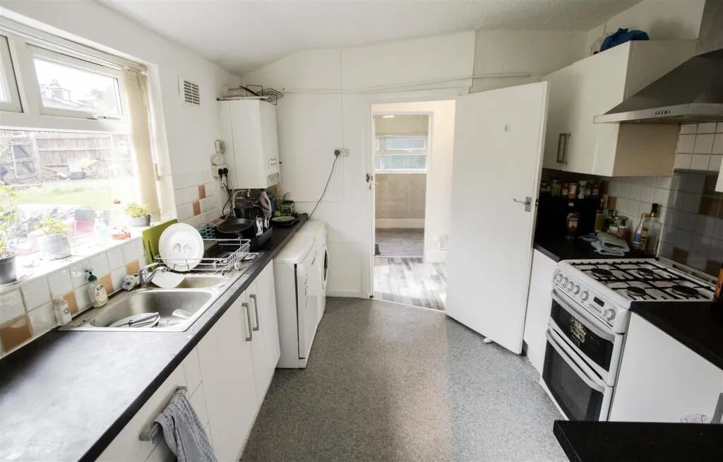 6 bedroom house for rent