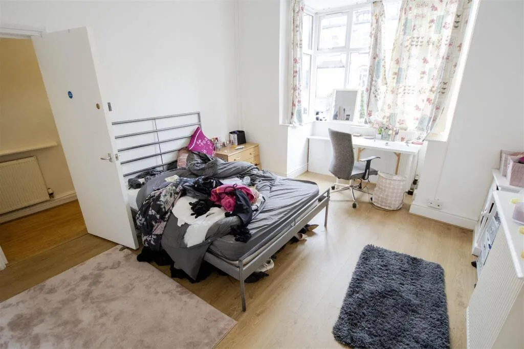 6 bedroom house for rent