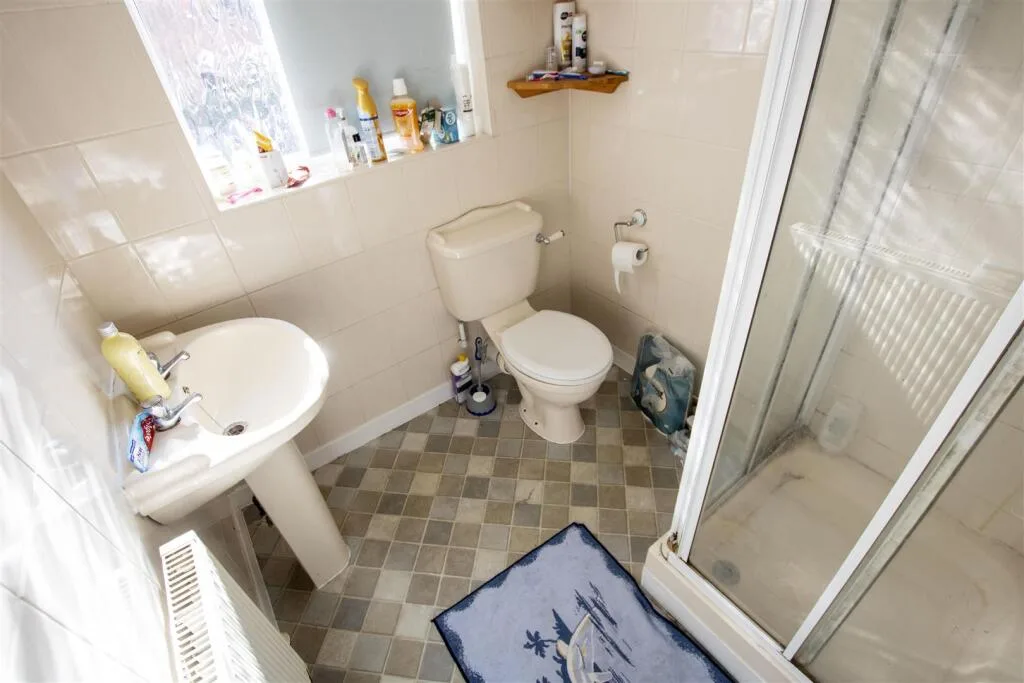 6 bedroom house for rent