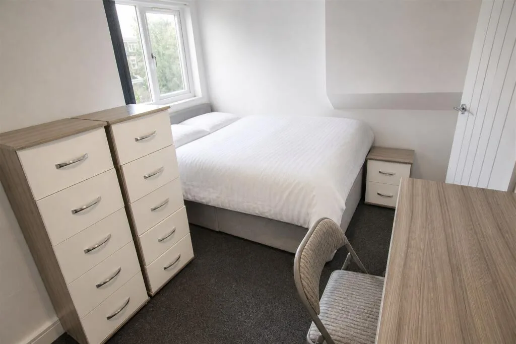 7 bedroom house for rent