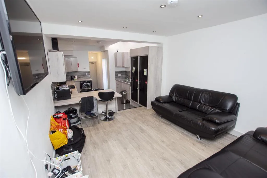7 bedroom house for rent