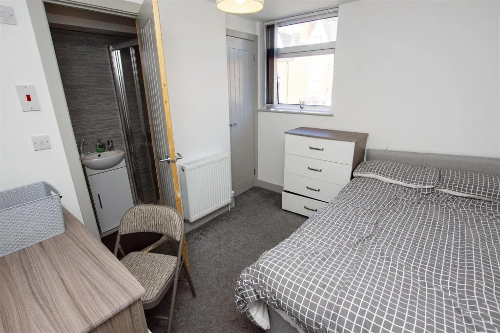 7 bedroom house for rent