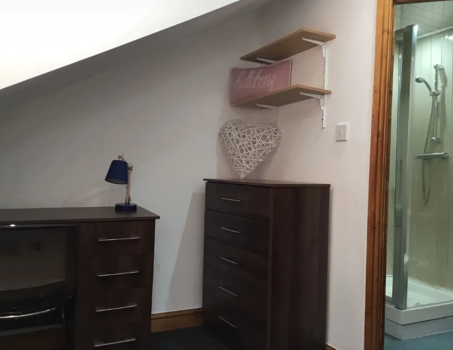 6 bedroom house for rent