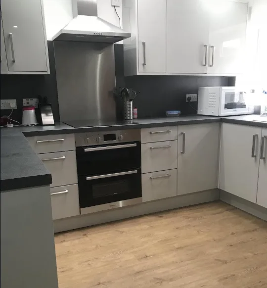 6 bedroom house for rent