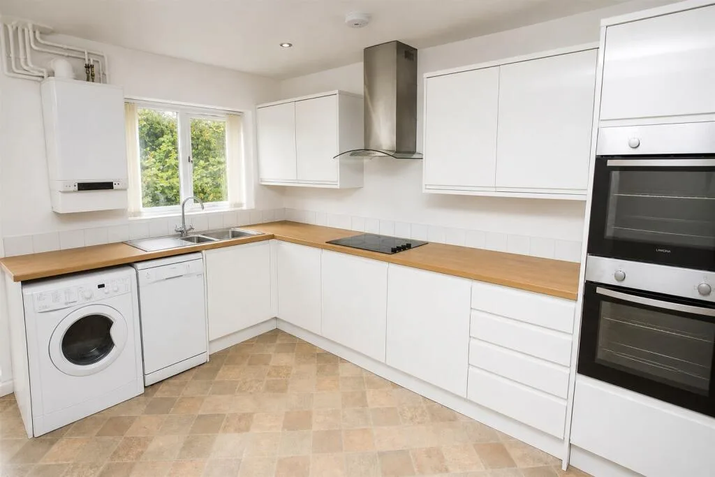 6 bedroom apartment for rent