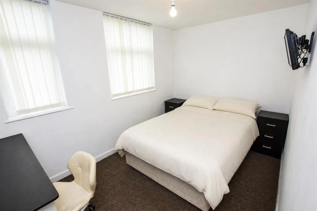 6 bedroom apartment for rent