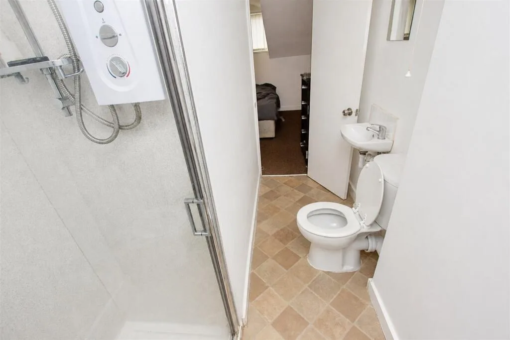 6 bedroom apartment for rent