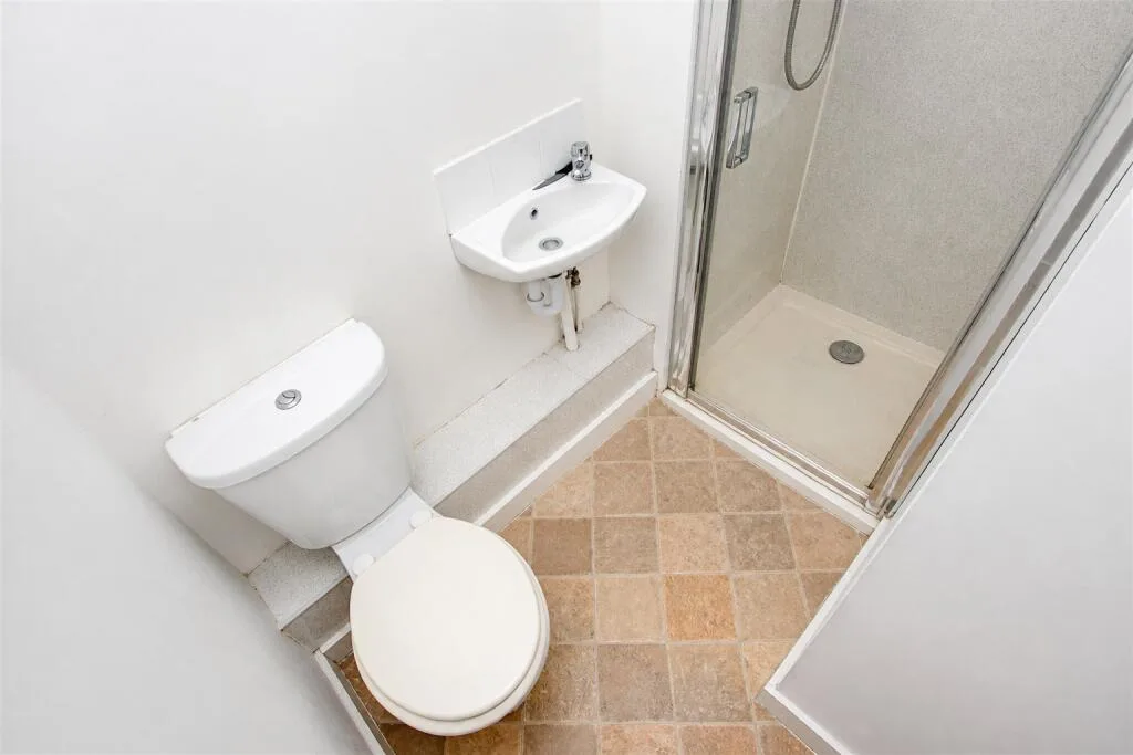 6 bedroom apartment for rent