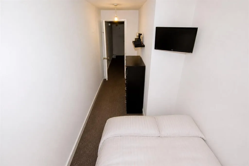 6 bedroom apartment for rent