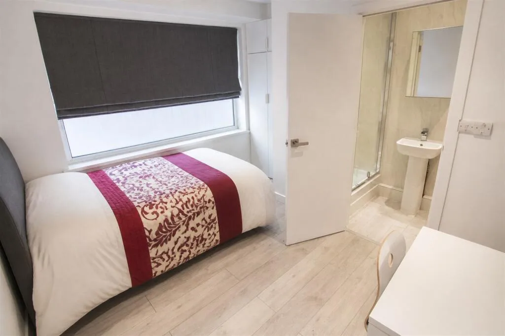 5 bedroom house for rent
