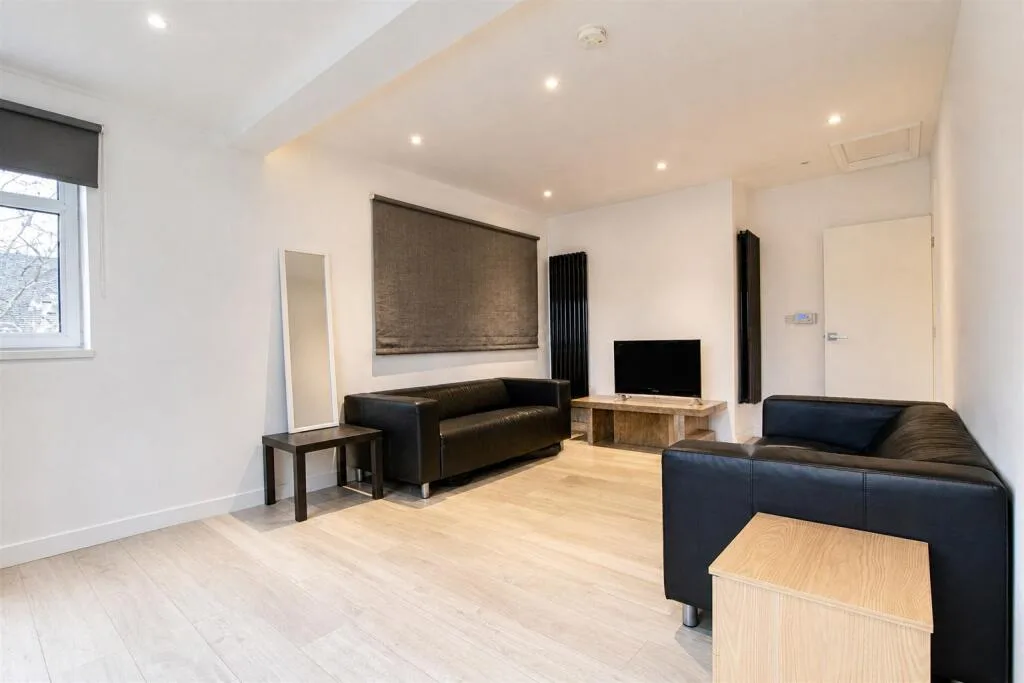 5 bedroom house for rent