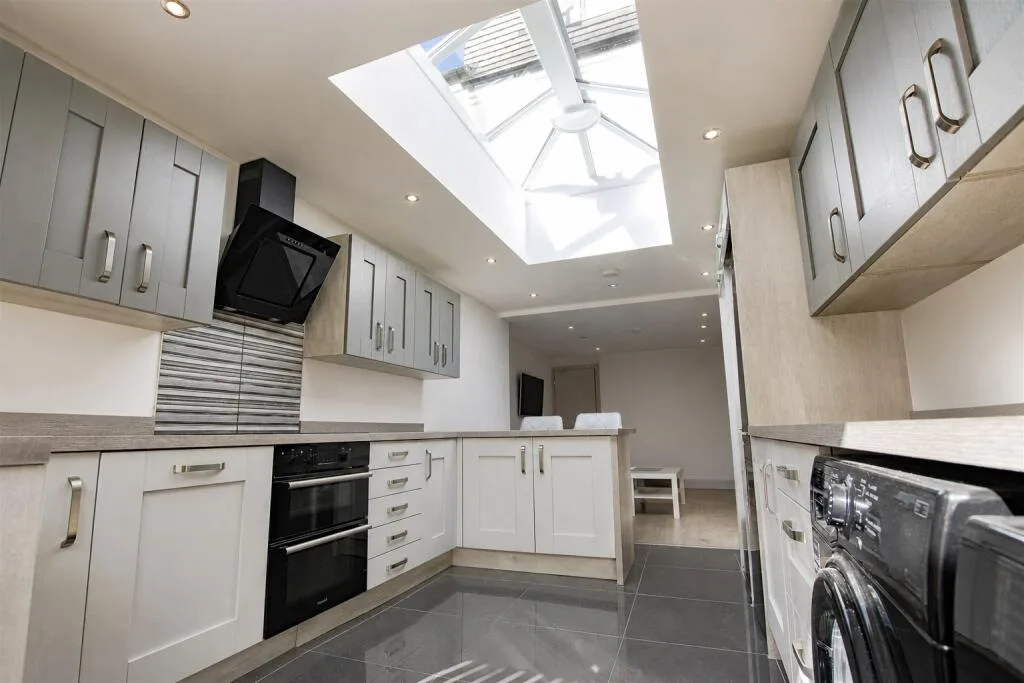 5 bedroom house for rent