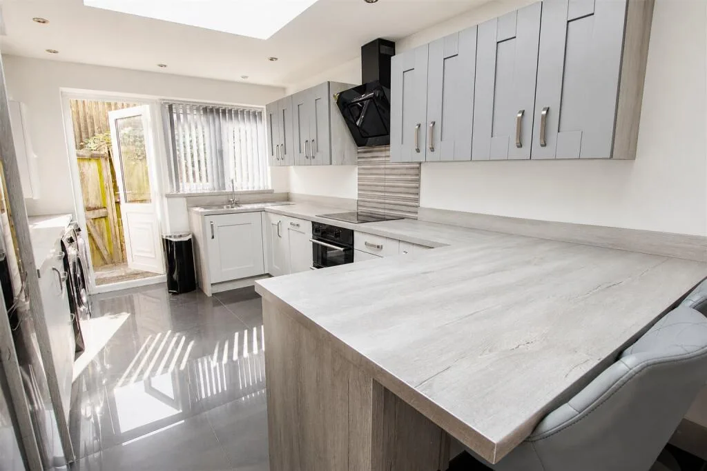 5 bedroom house for rent