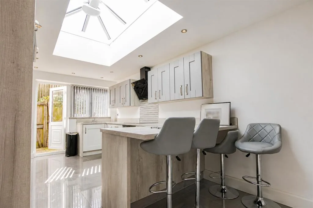5 bedroom house for rent