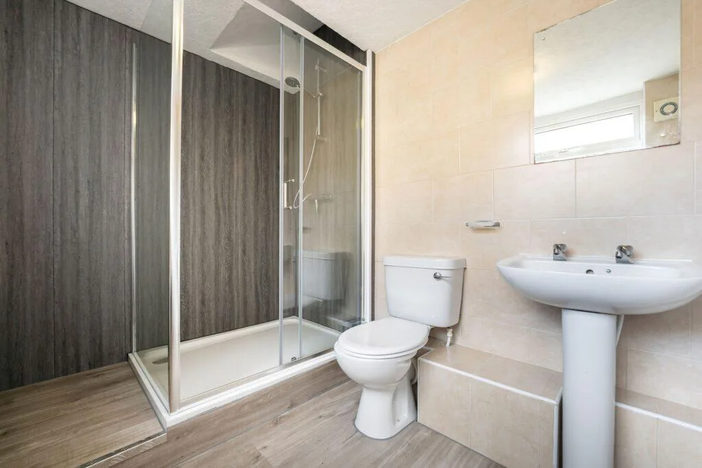 5 bedroom terraced house for rent