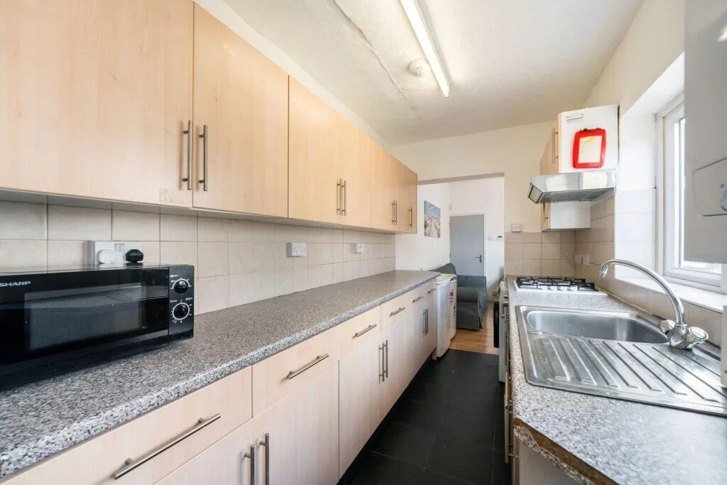 5 bedroom terraced house for rent