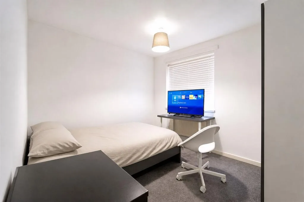 5 bedroom house for rent