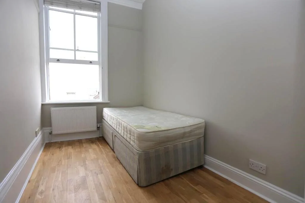 4 bedroom maisonette for rent