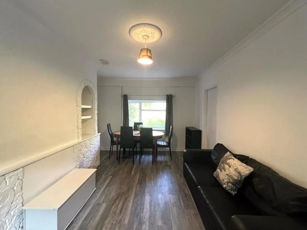 5 bedroom terraced house for rent