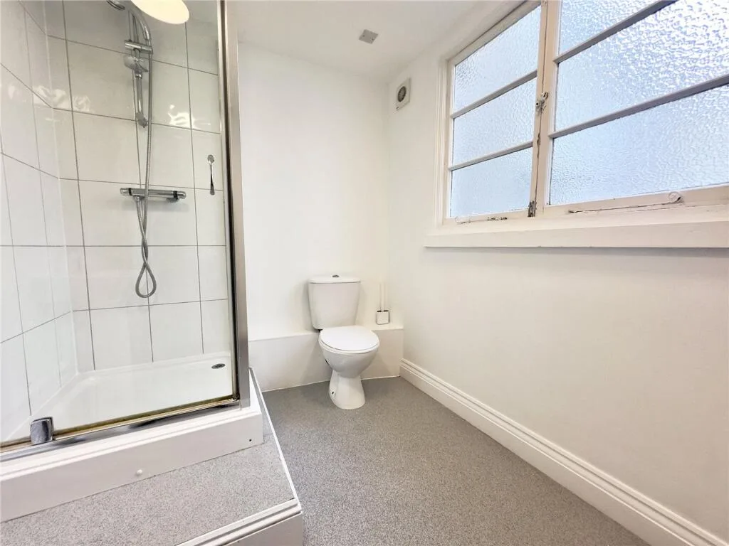 10 bedroom terraced house for rent