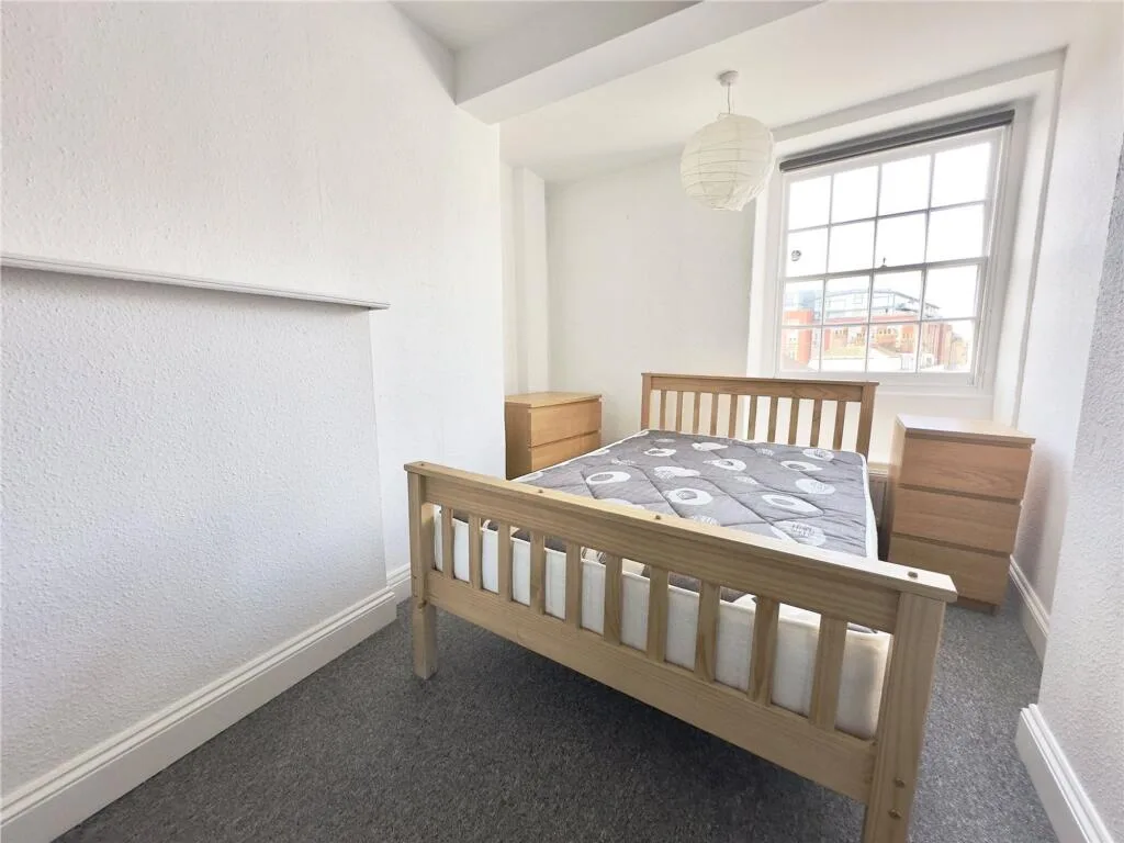 10 bedroom terraced house for rent