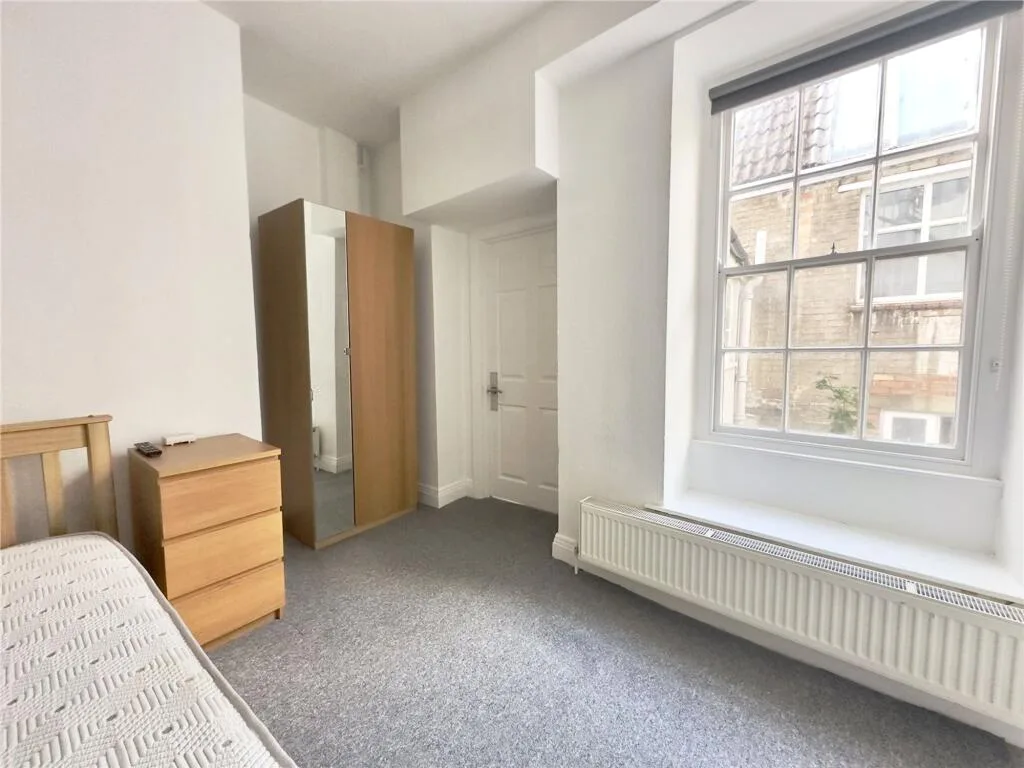 10 bedroom terraced house for rent