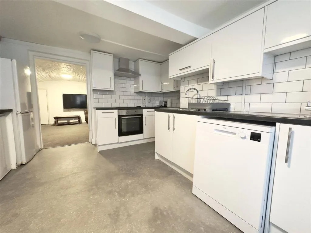 10 bedroom terraced house for rent