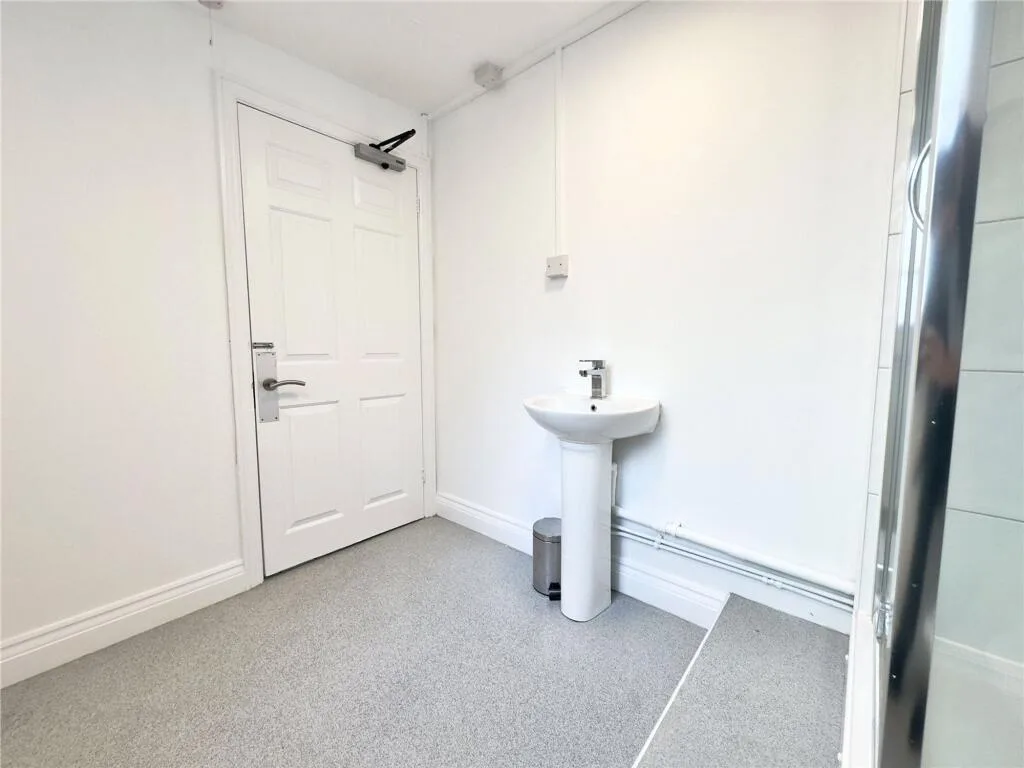 10 bedroom terraced house for rent
