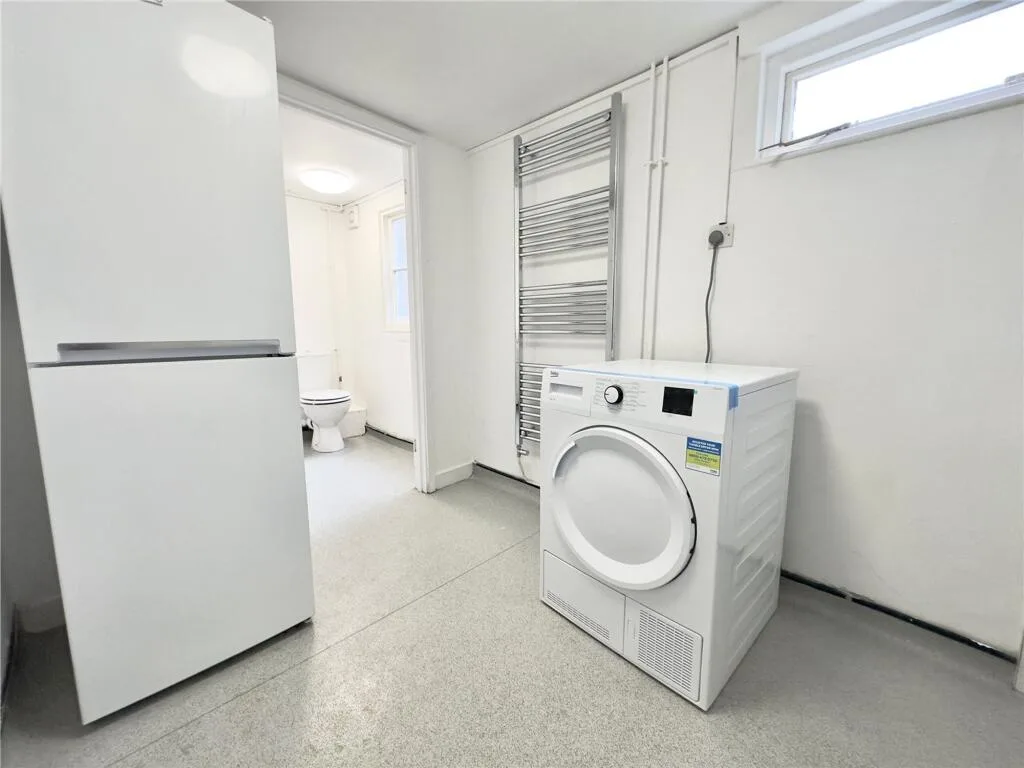 10 bedroom terraced house for rent