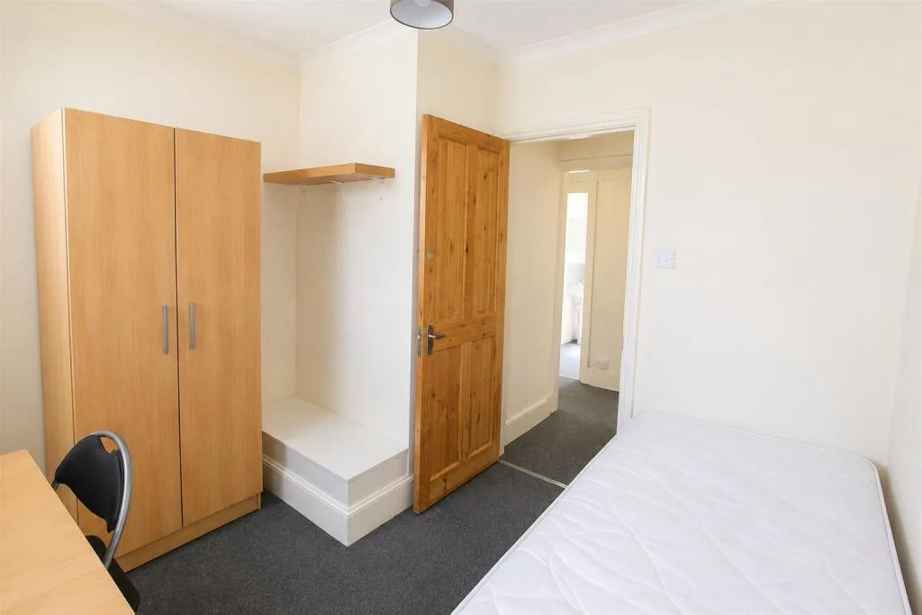 4 bedroom terraced house for rent