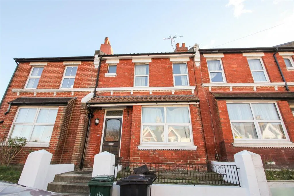 4 bedroom terraced house for rent