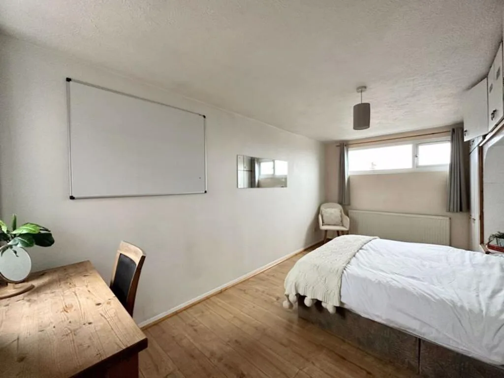 6 bedroom terraced house for rent