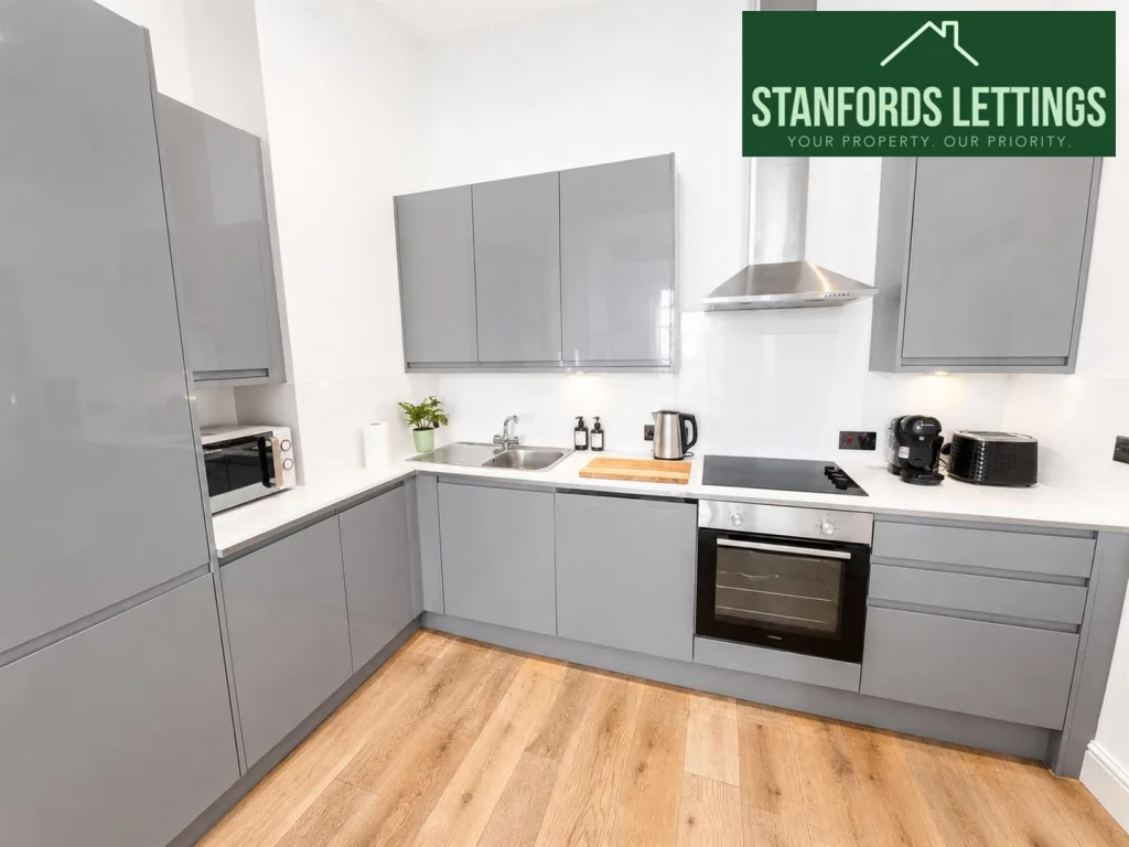 5 bedroom maisonette for rent