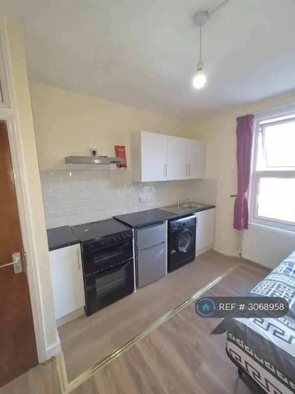 Studio flat for rent