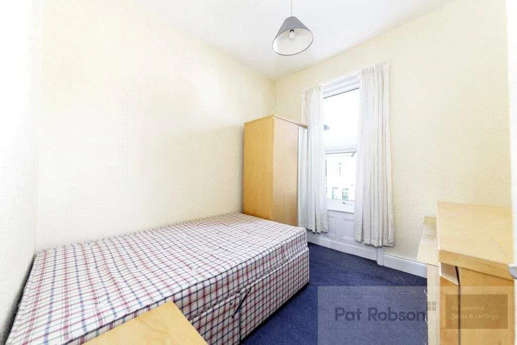 4 bedroom maisonette for rent